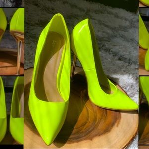 Electric Neon green pumps. Perfect for upcoming spring or summer